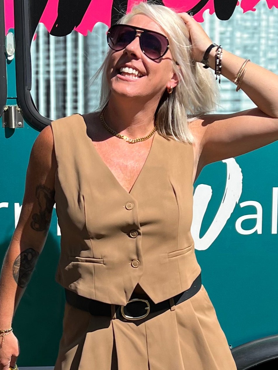 Crossed Vest in Camel