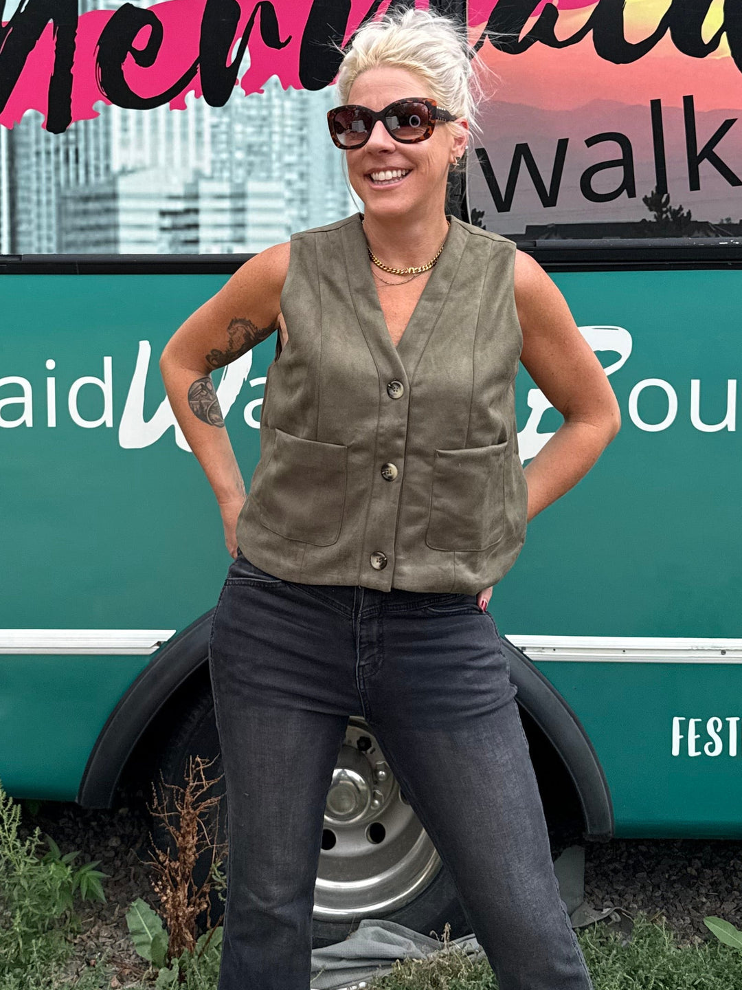 Jolie Vest in Olive