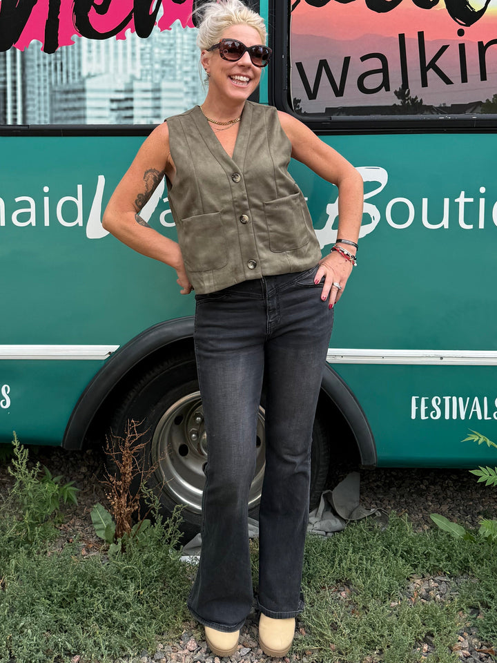 Jolie Vest in Olive