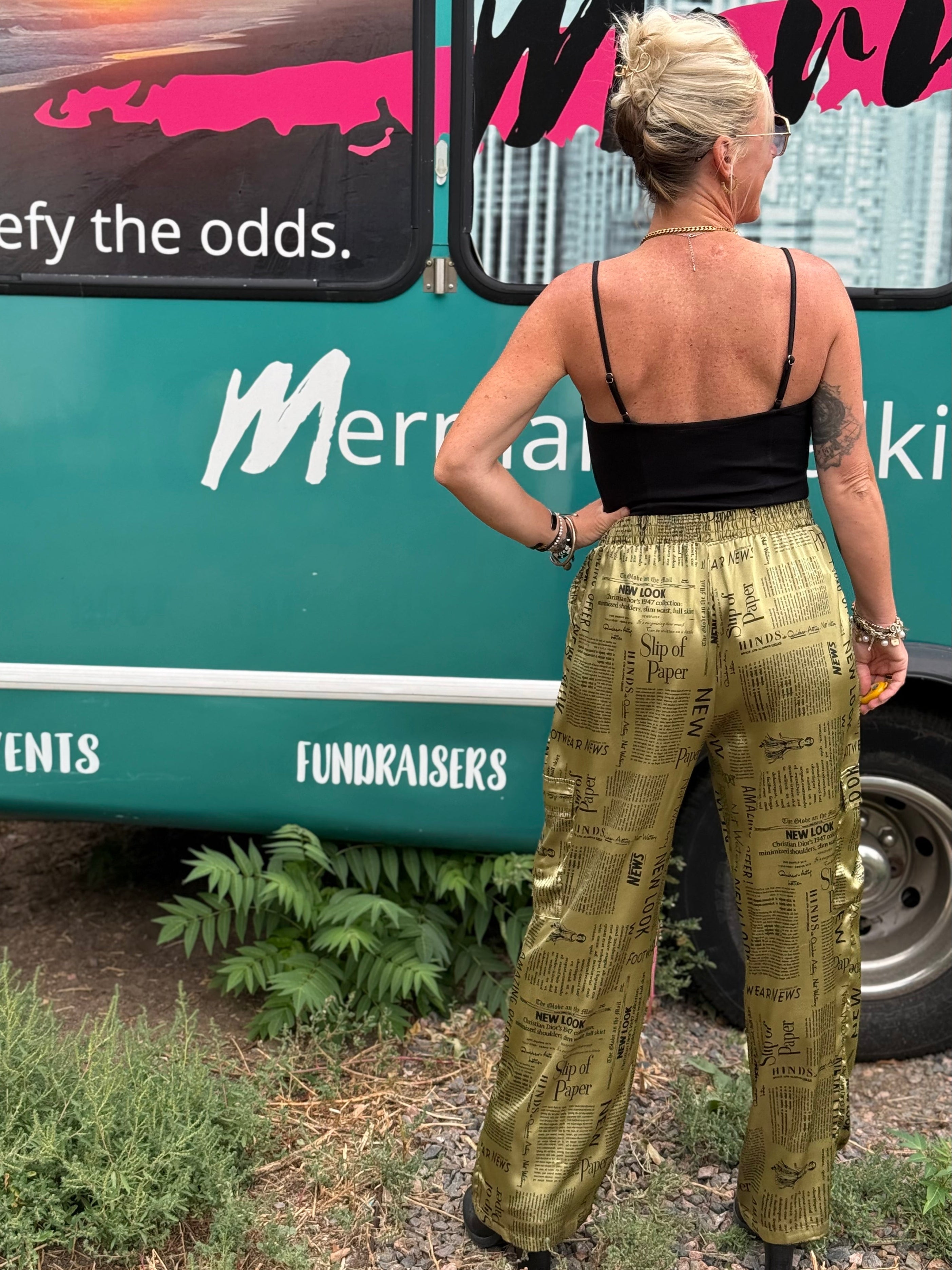 Newspaper Cargo Pants in Olive