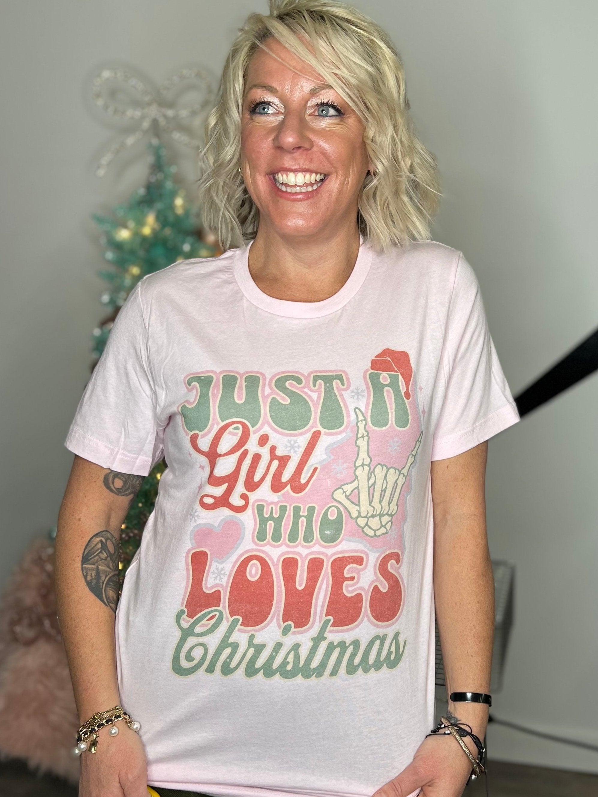 Just a girl who loves Christmas tee