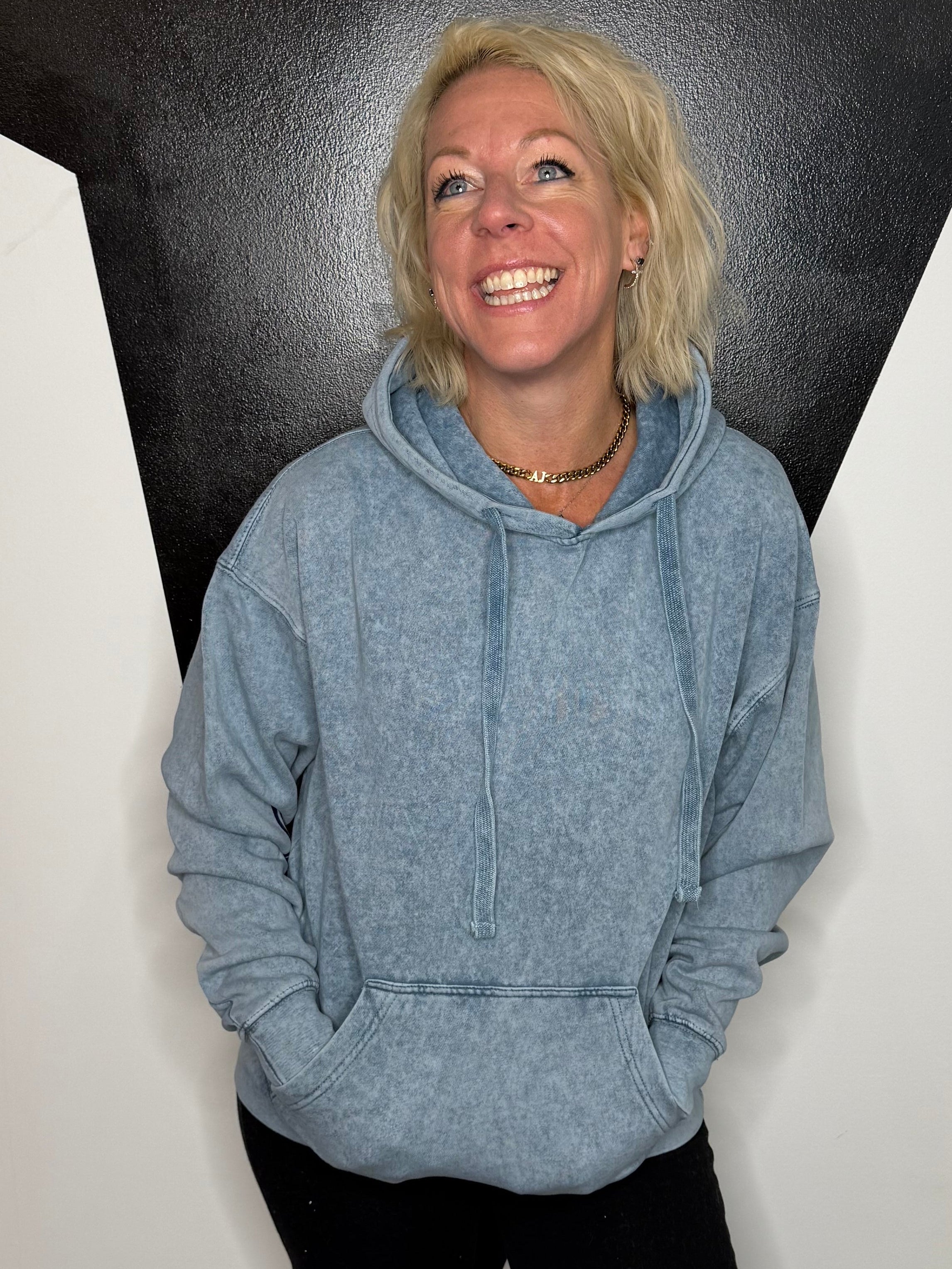 Chasing Angels CO Hoodie in Blue