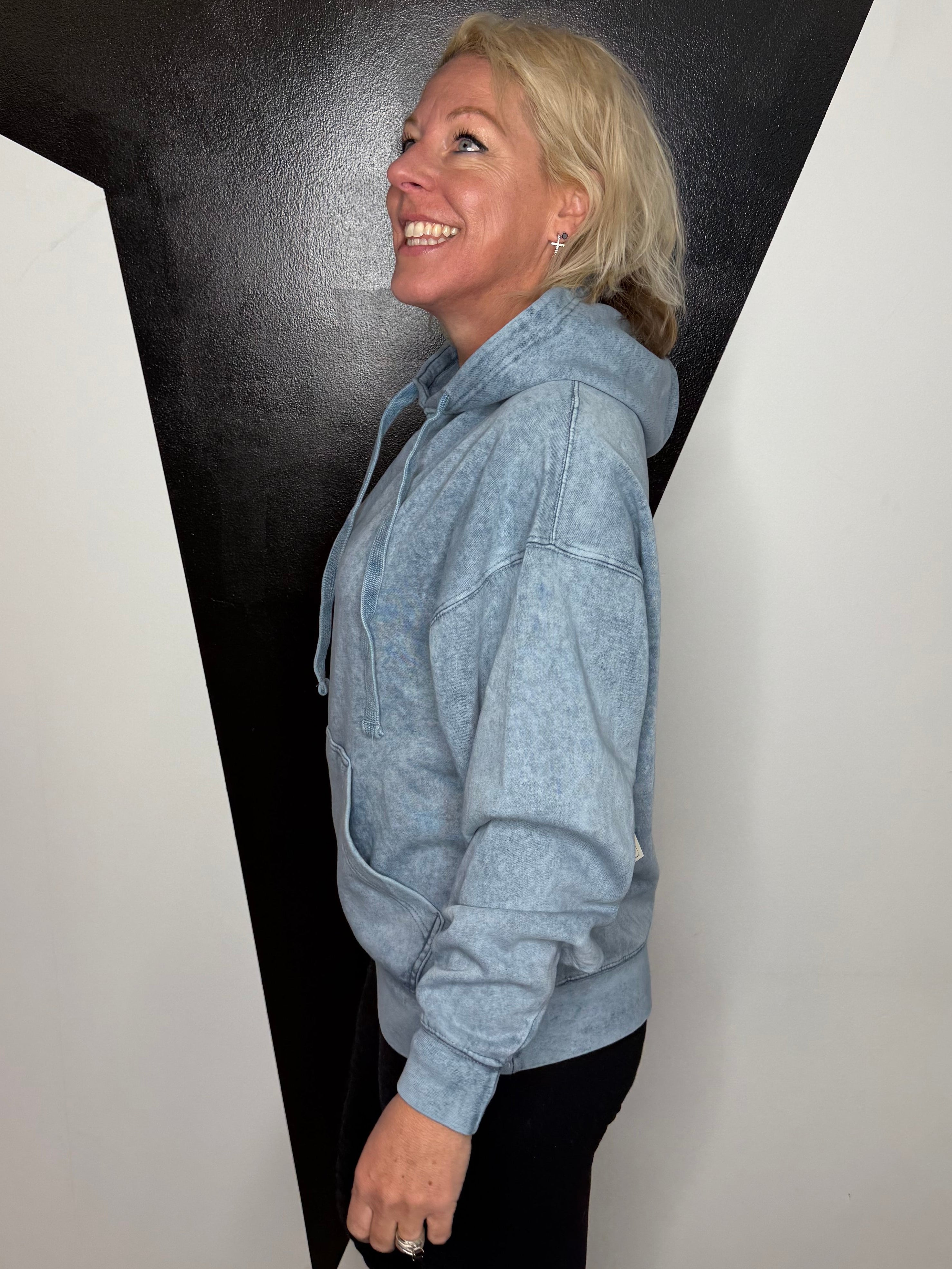 Chasing Angels CO Hoodie in Blue