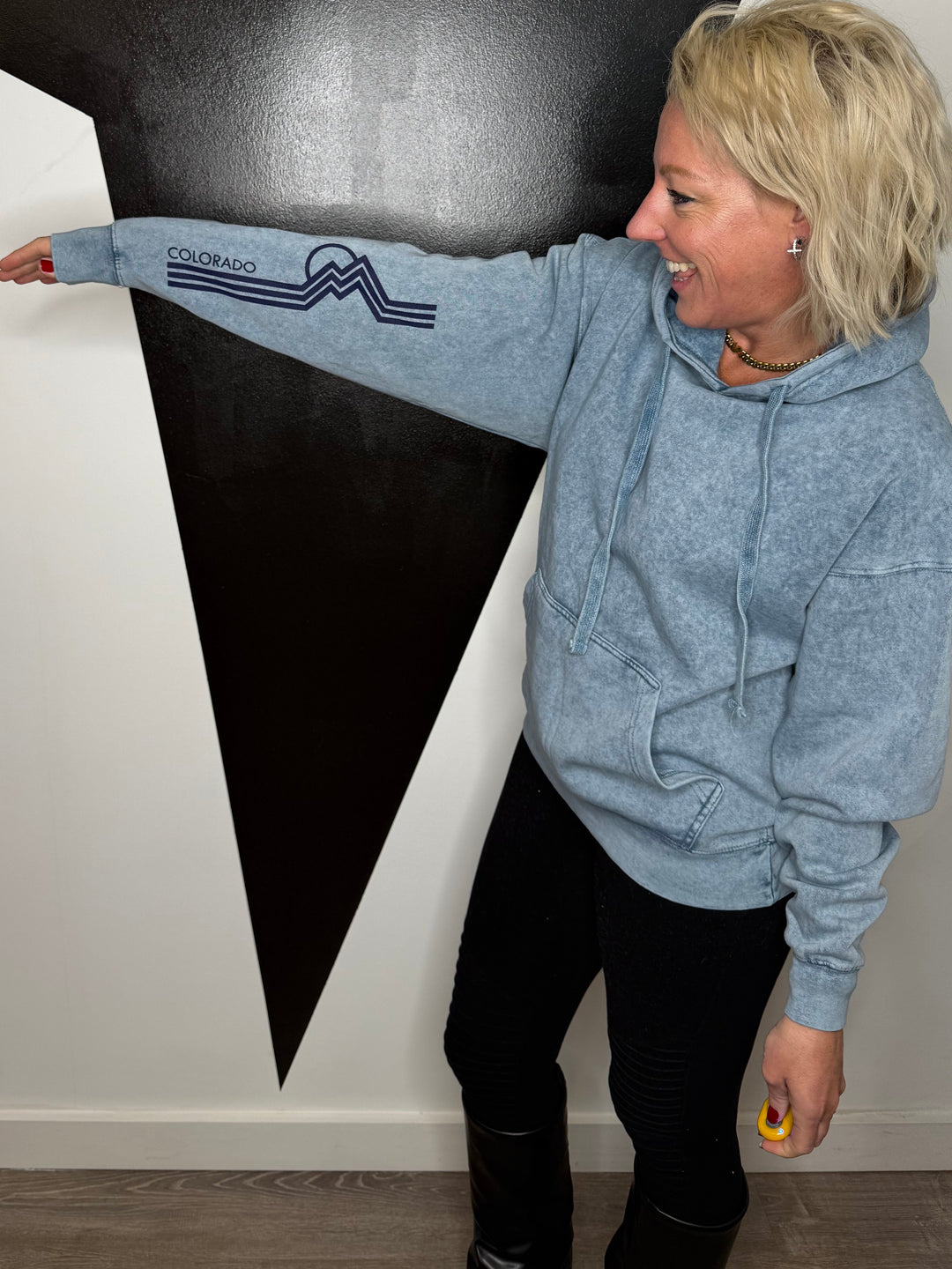 Chasing Angels CO Hoodie in Blue