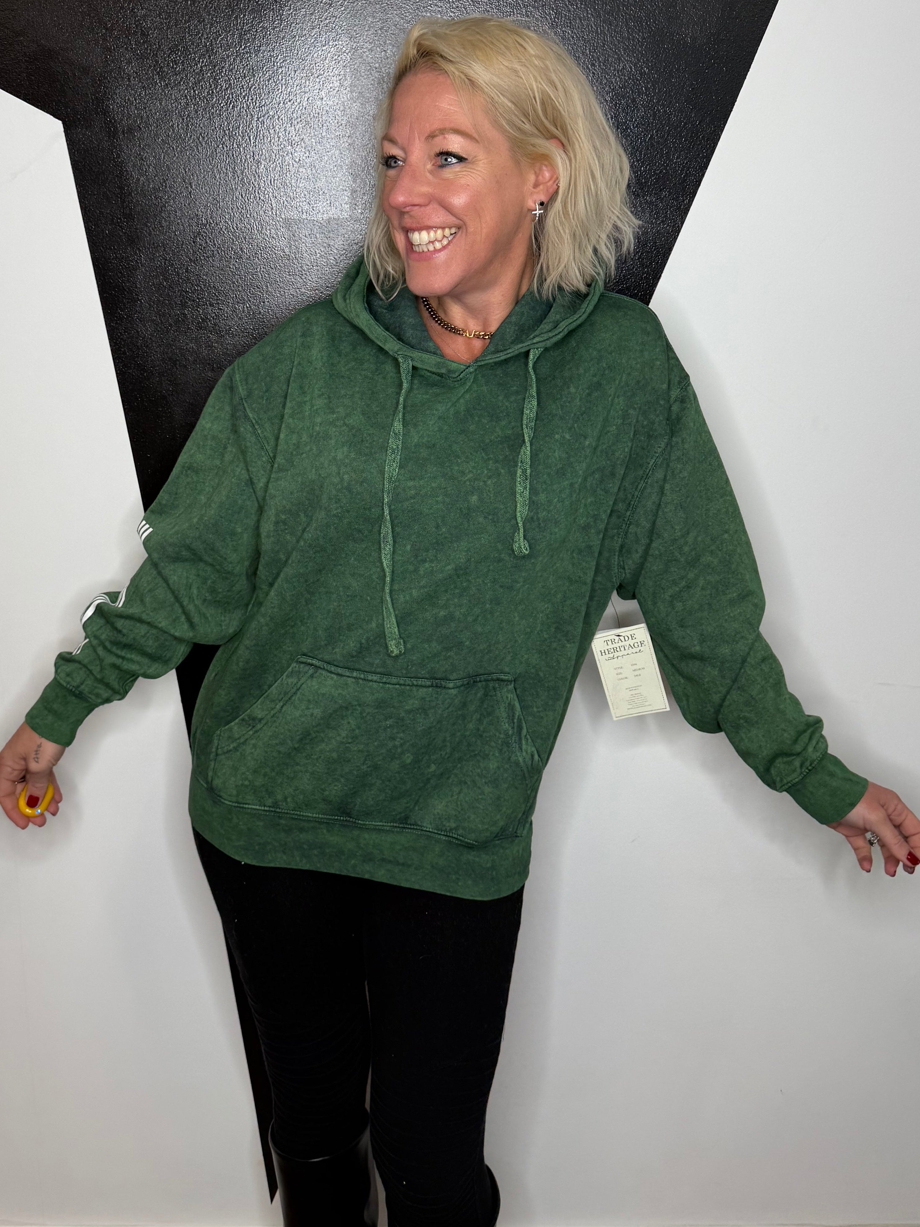 Chasing Angels CO Hoodie in Green
