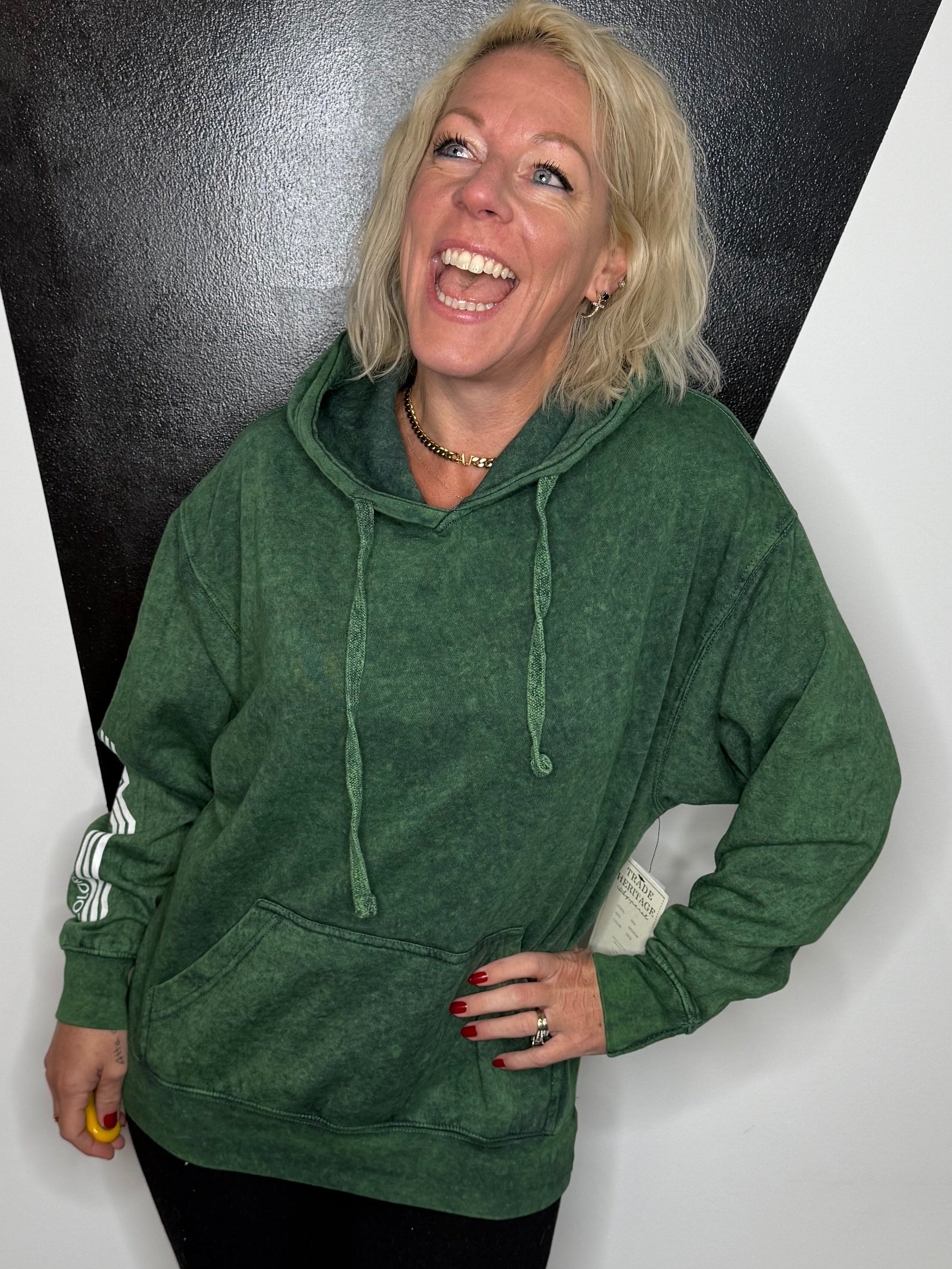 Chasing Angels CO Hoodie in Green