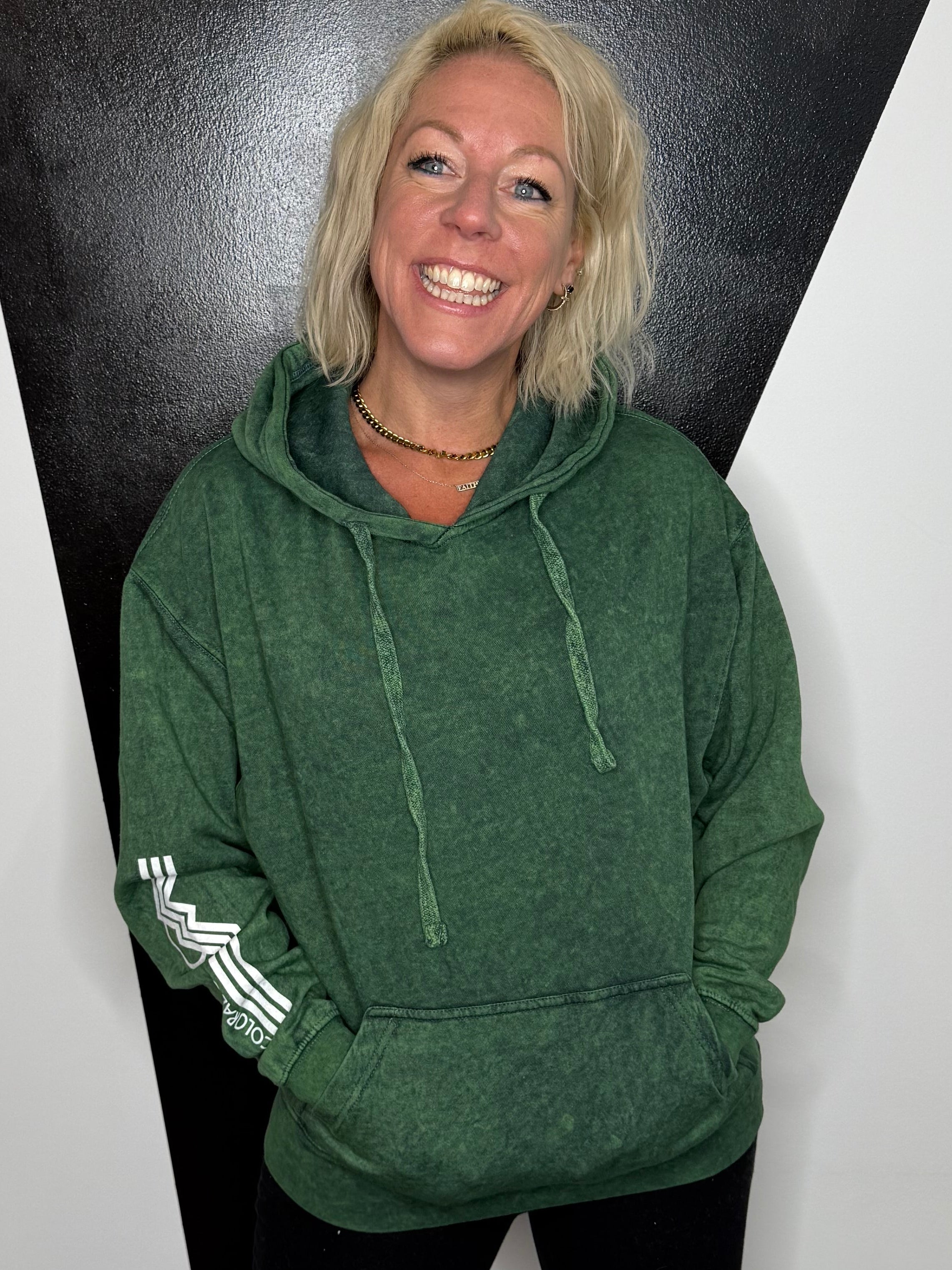 Chasing Angels CO Hoodie in Green