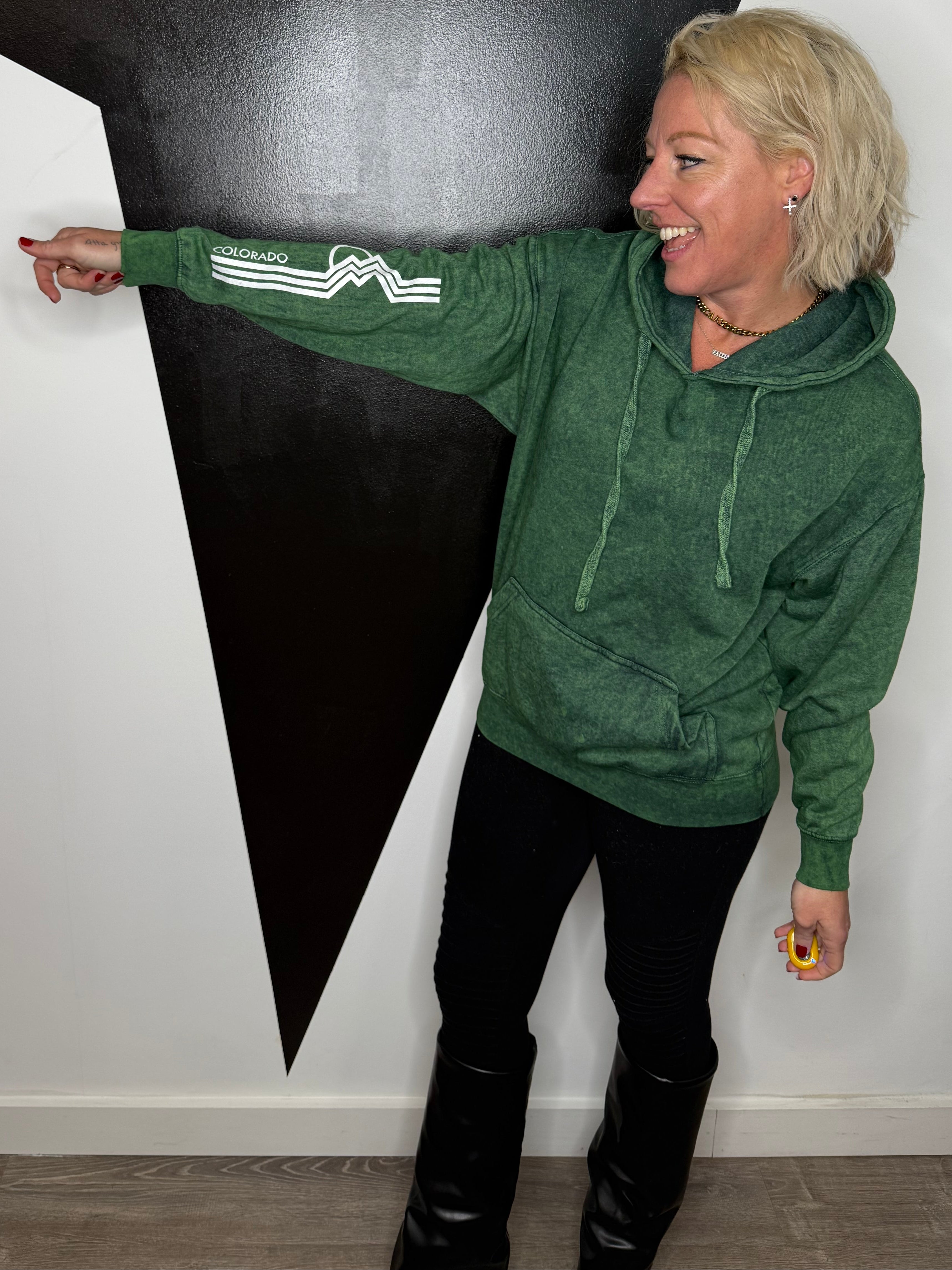 Chasing Angels CO Hoodie in Green
